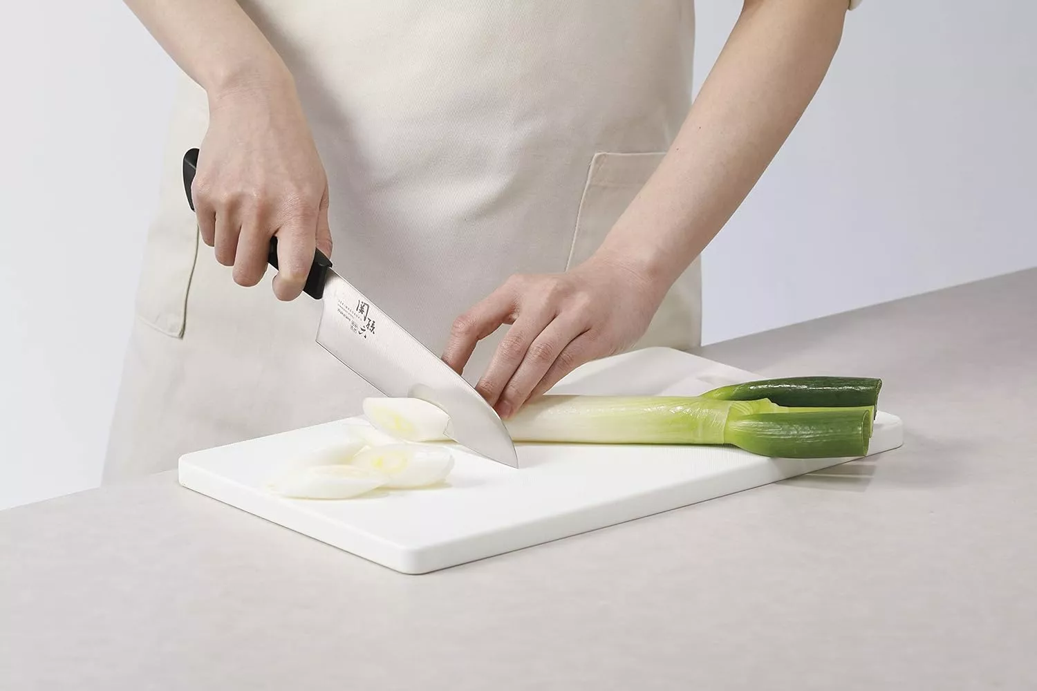 KAI Seki Magoroku Wakatake nóż kuchenny Santoku 16,5 cm