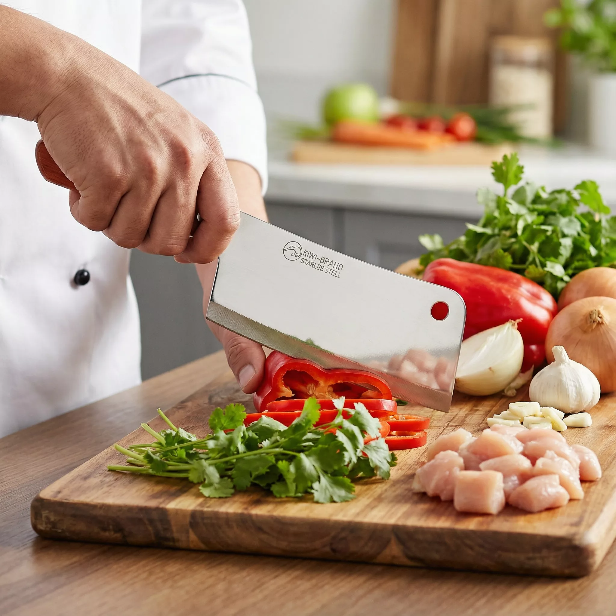 KIWI Tasak Kuchenny Model 830, Ostrze 14 cm, Drewniana Rękojeść